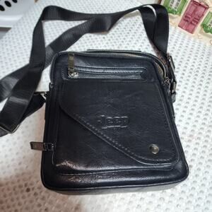 JEEP MENS LEATHER CROSSBODY BAG